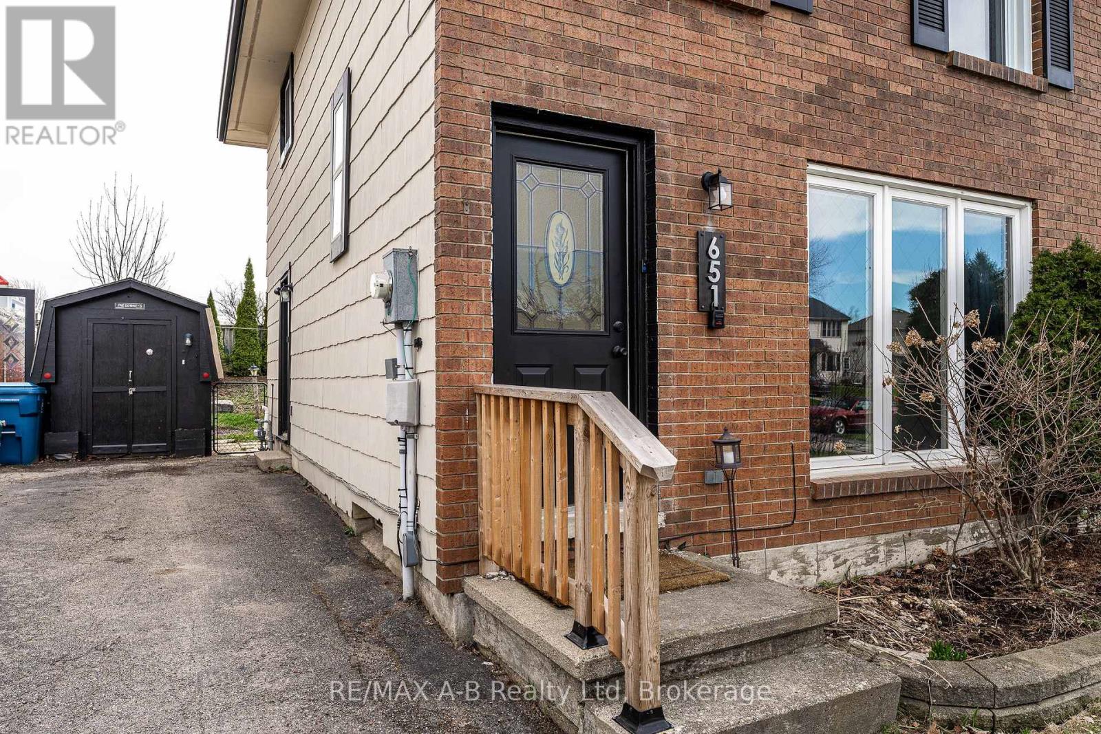 651 Devon Street, Stratford, Ontario  N4Z 1A5 - Photo 3 - X12895614