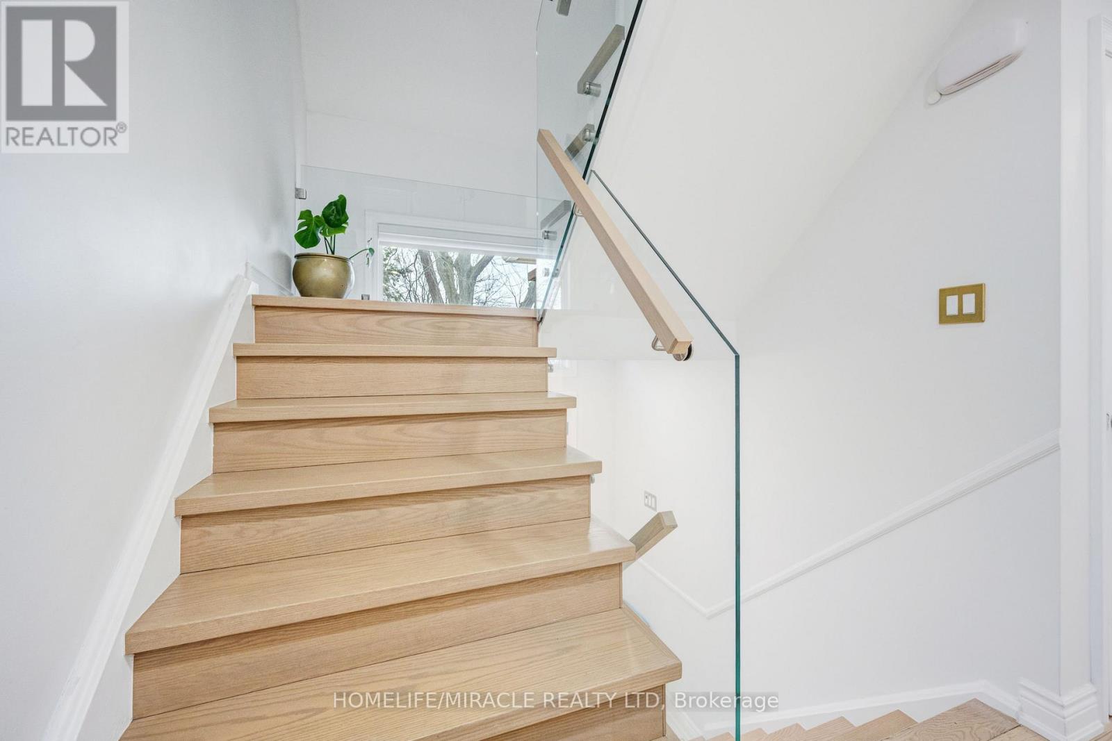 204 Sheraton Court, Oakville, Ontario  L6L 5N3 - Photo 26 - W12957796