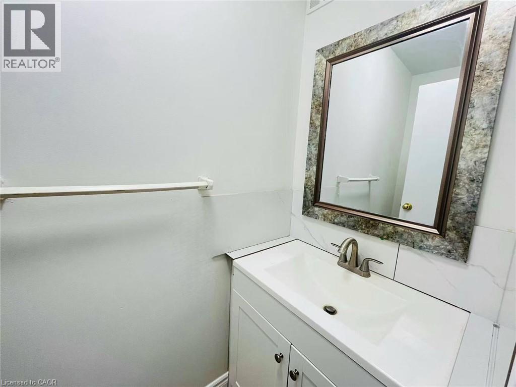 212 Westcourt Place, Waterloo, Ontario  N2L 2R7 - Photo 7 - 40820795