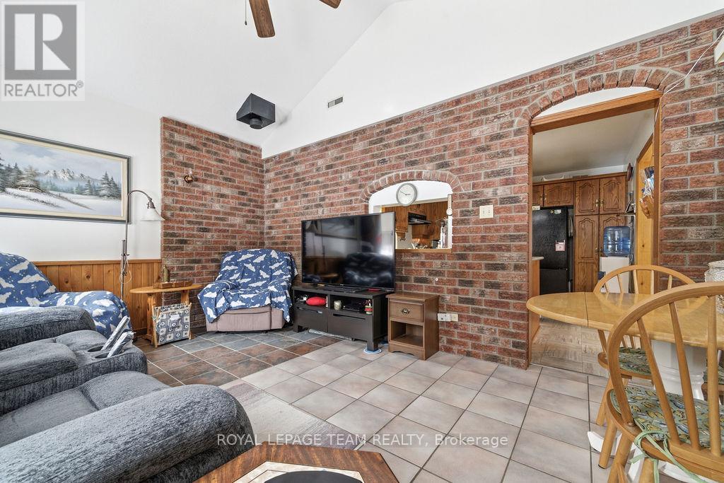 4379 Highway No. 523 Highway, South Algonquin, Ontario K0J 2C0 - Photo 32 - X12999258