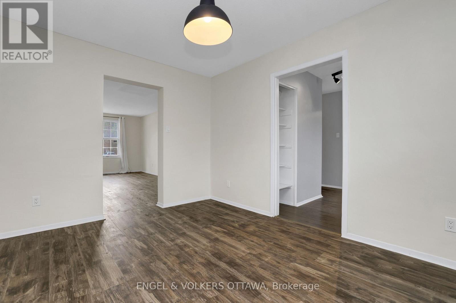 20 Meadowbank Drive, Ottawa, Ontario K2G 0N9 - Photo 12 - X12999230