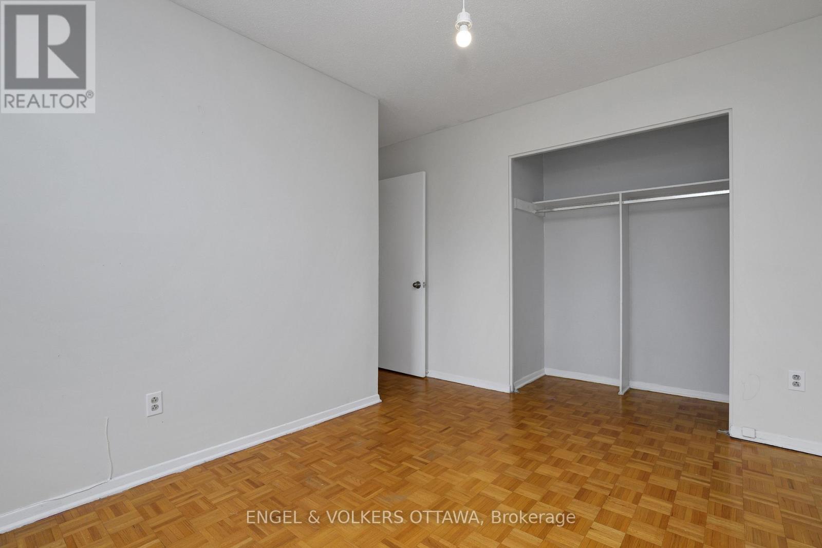 20 Meadowbank Drive, Ottawa, Ontario K2G 0N9 - Photo 26 - X12999230