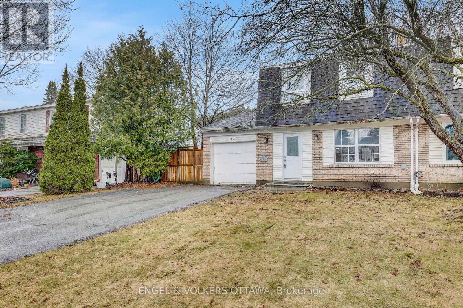 20 Meadowbank Drive, Ottawa, Ontario K2G 0N9 - Photo 3 - X12999230