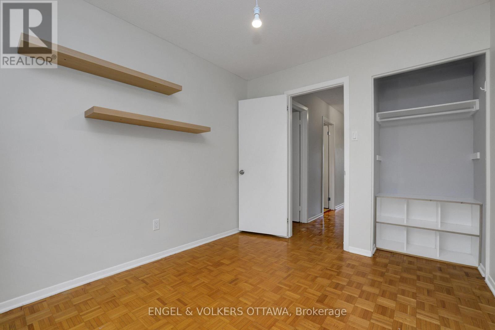 20 Meadowbank Drive, Ottawa, Ontario K2G 0N9 - Photo 32 - X12999230