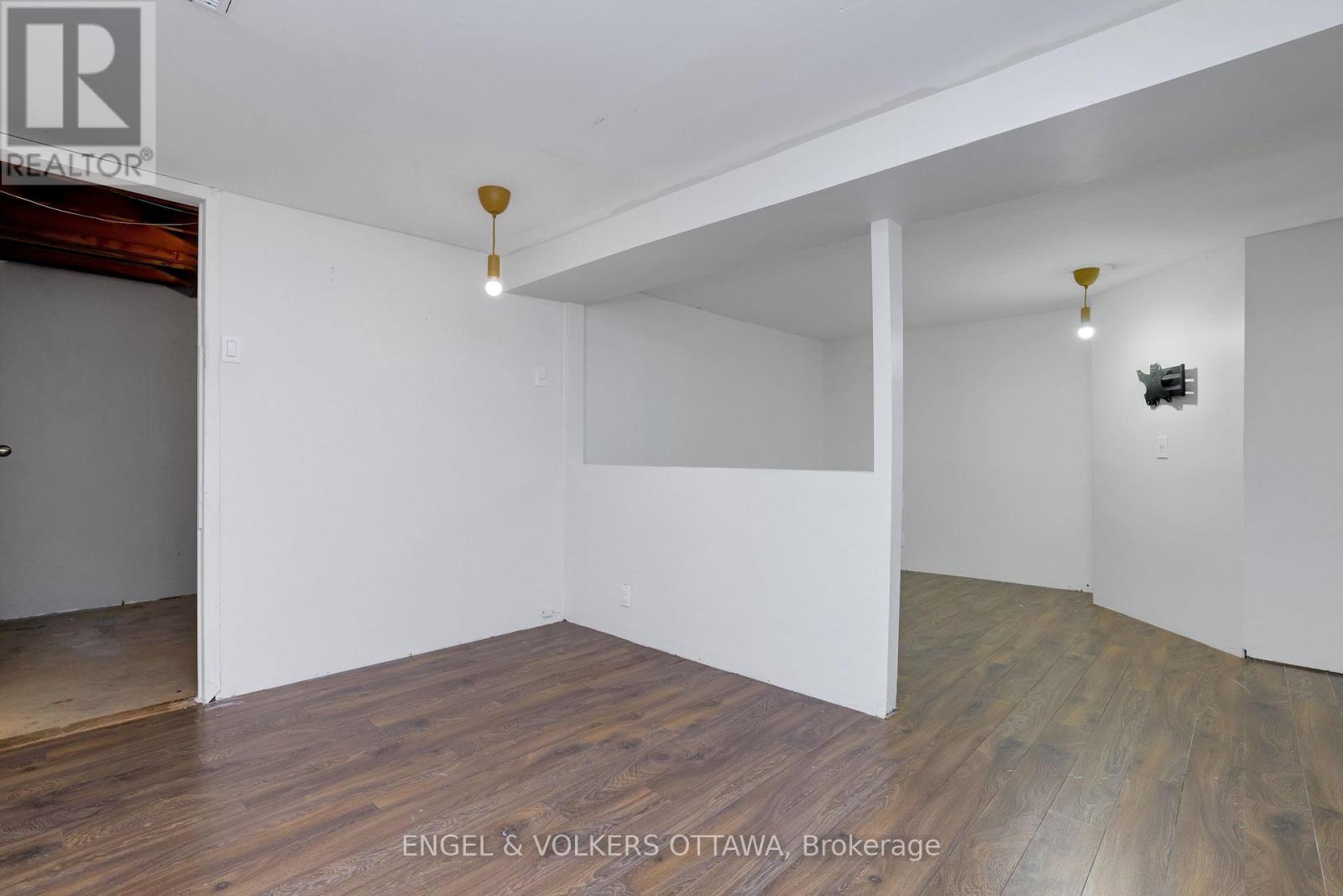 20 Meadowbank Drive, Ottawa, Ontario K2G 0N9 - Photo 38 - X12999230