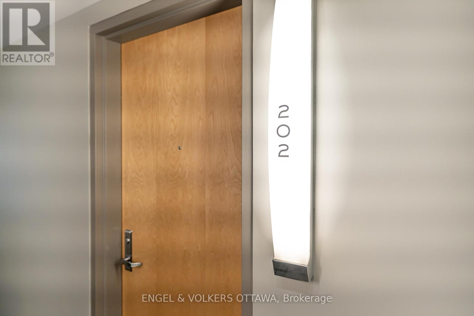 202 - 197 Lisgar Street, Ottawa, Ontario K2P 0C3 - Photo 5 - X12999242