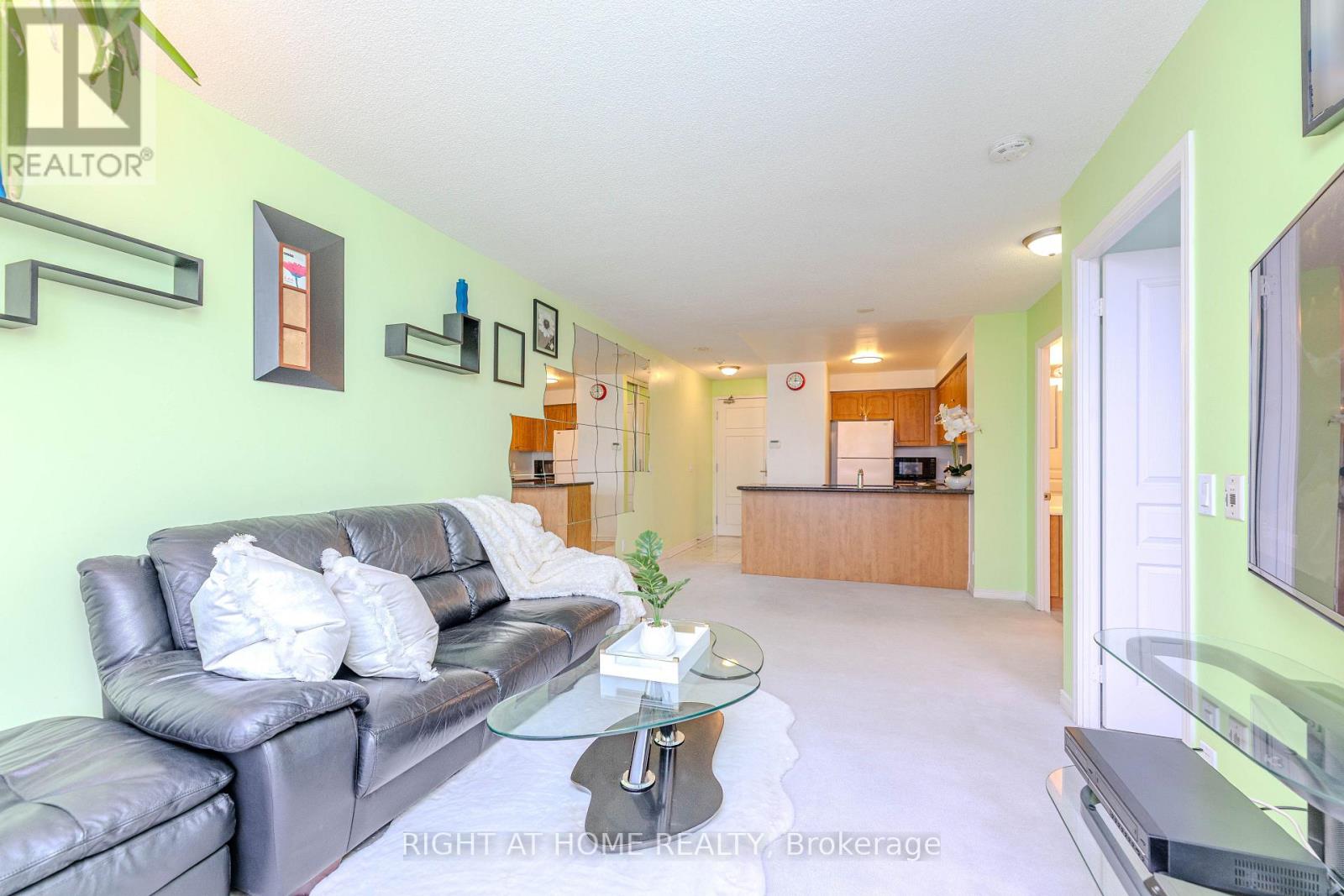 801 - 330 Red Maple Road, Richmond Hill, Ontario L4C 0T6 - Photo 12 - N12999248