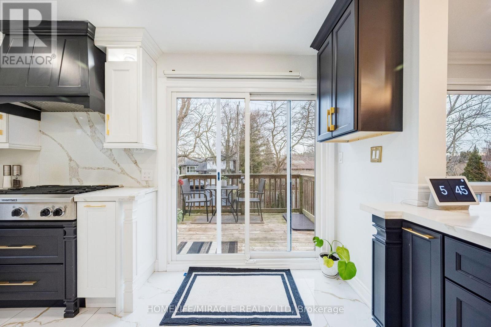 204 Sheraton Court, Oakville, Ontario  L6L 5N3 - Photo 44 - W12957796