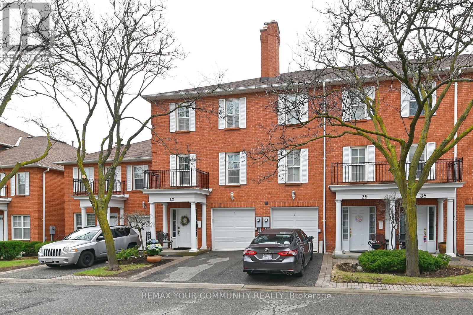 40 - 40 Stornwood Court NE, Brampton, Ontario  L6W 4H5 - Photo 3 - W12999226