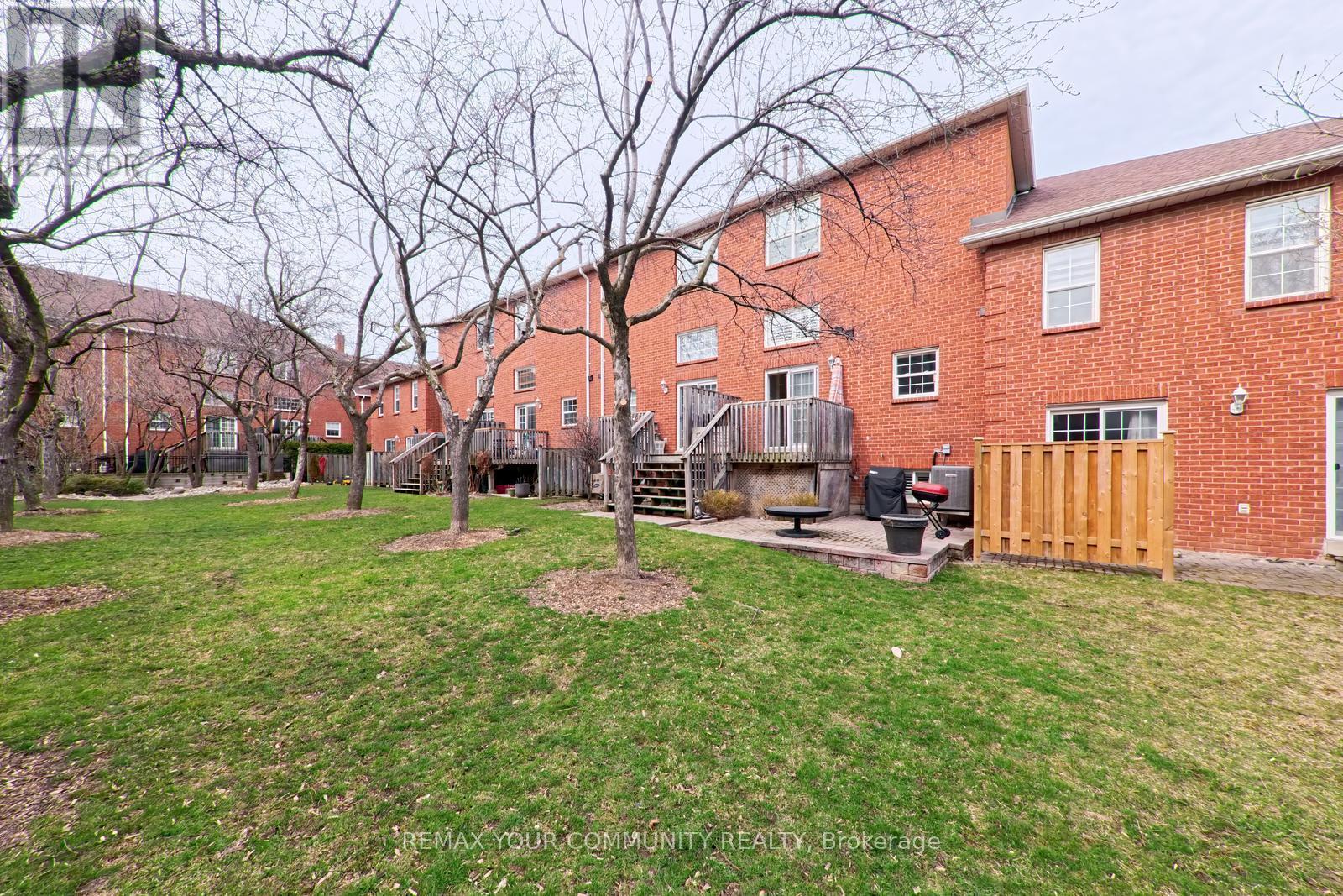 40 - 40 Stornwood Court NE, Brampton, Ontario  L6W 4H5 - Photo 34 - W12999226