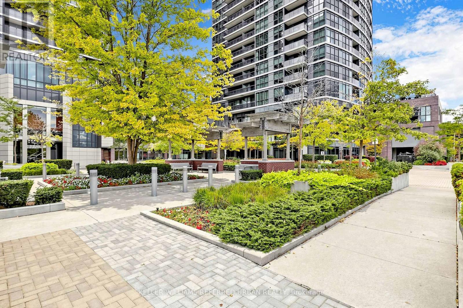 1503 - 9 Valhalla Inn Road, Toronto, Ontario  M9B 0B1 - Photo 2 - W12999250