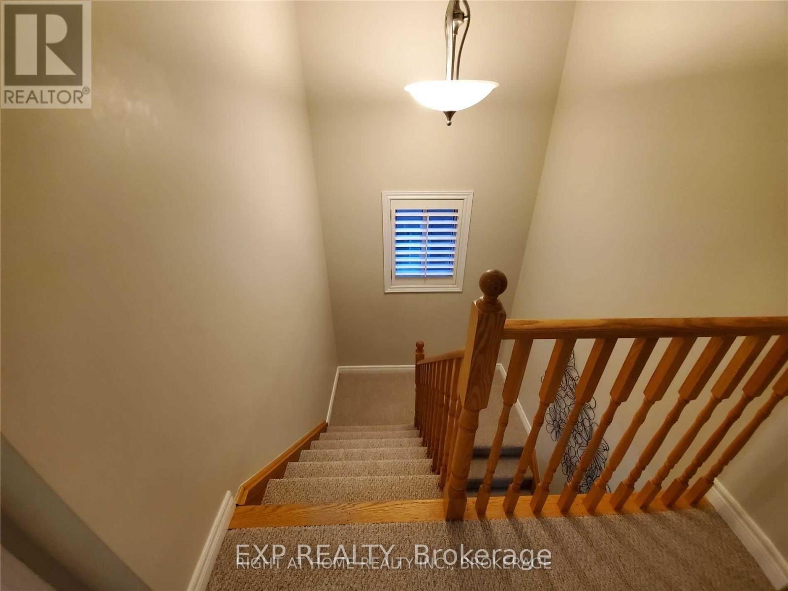 69 Fallstar(Upper Only) Crescent, Brampton, Ontario  L7A 2J7 - Photo 7 - W12999256