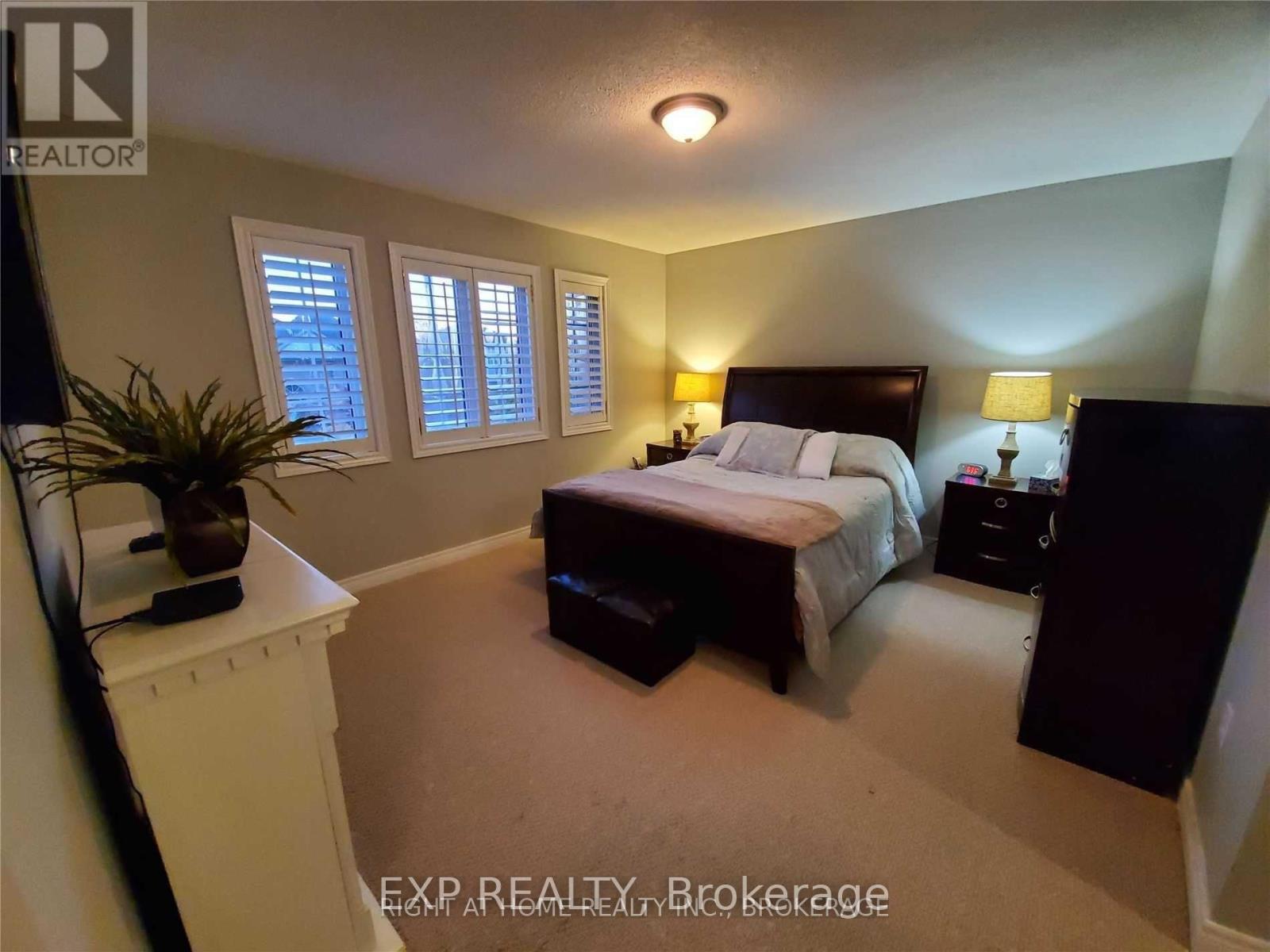 69 Fallstar(Upper Only) Crescent, Brampton, Ontario  L7A 2J7 - Photo 8 - W12999256