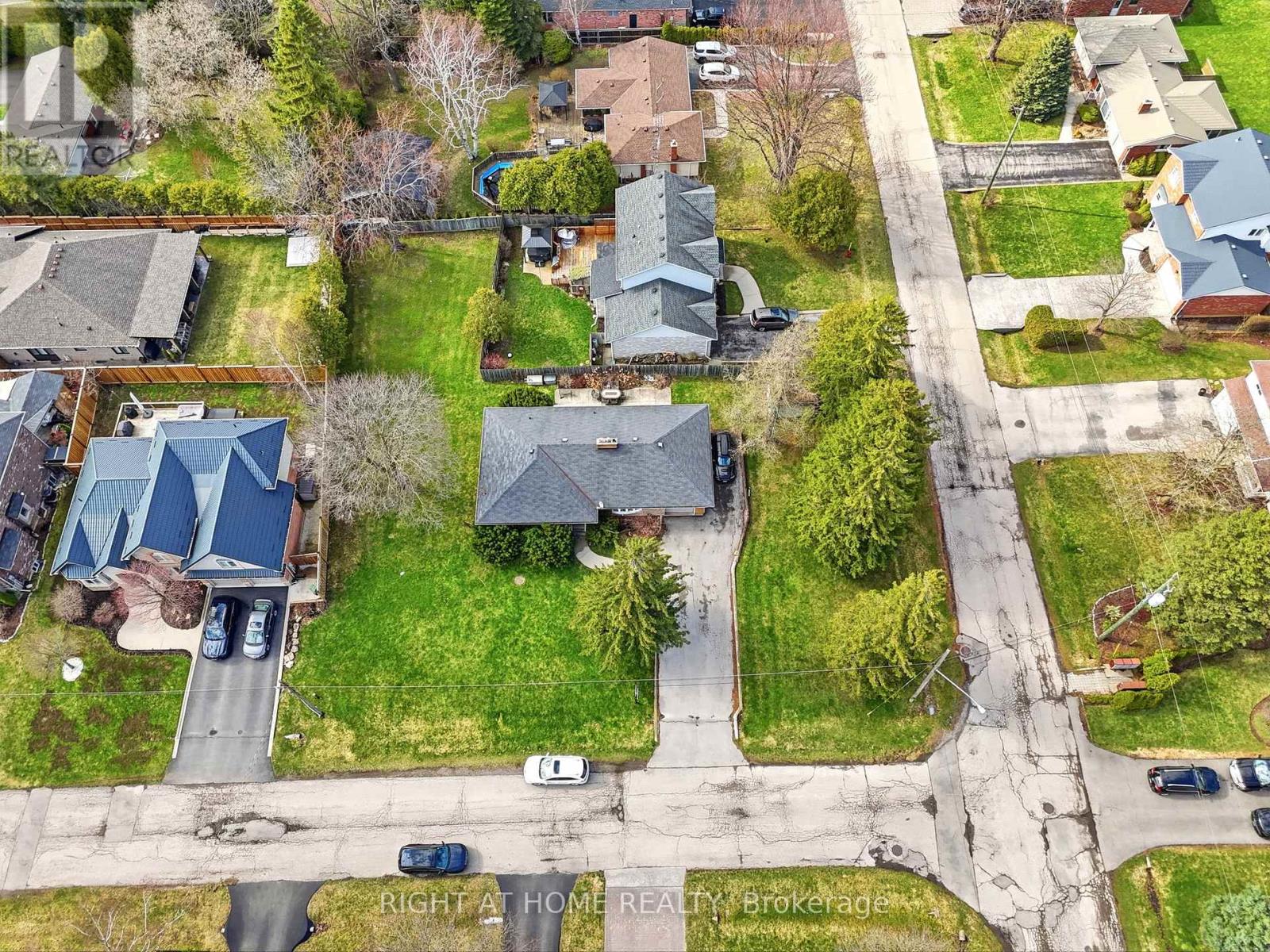 13 Westview Crescent, Hamilton, Ontario  L8B 0E4 - Photo 22 - X12999232