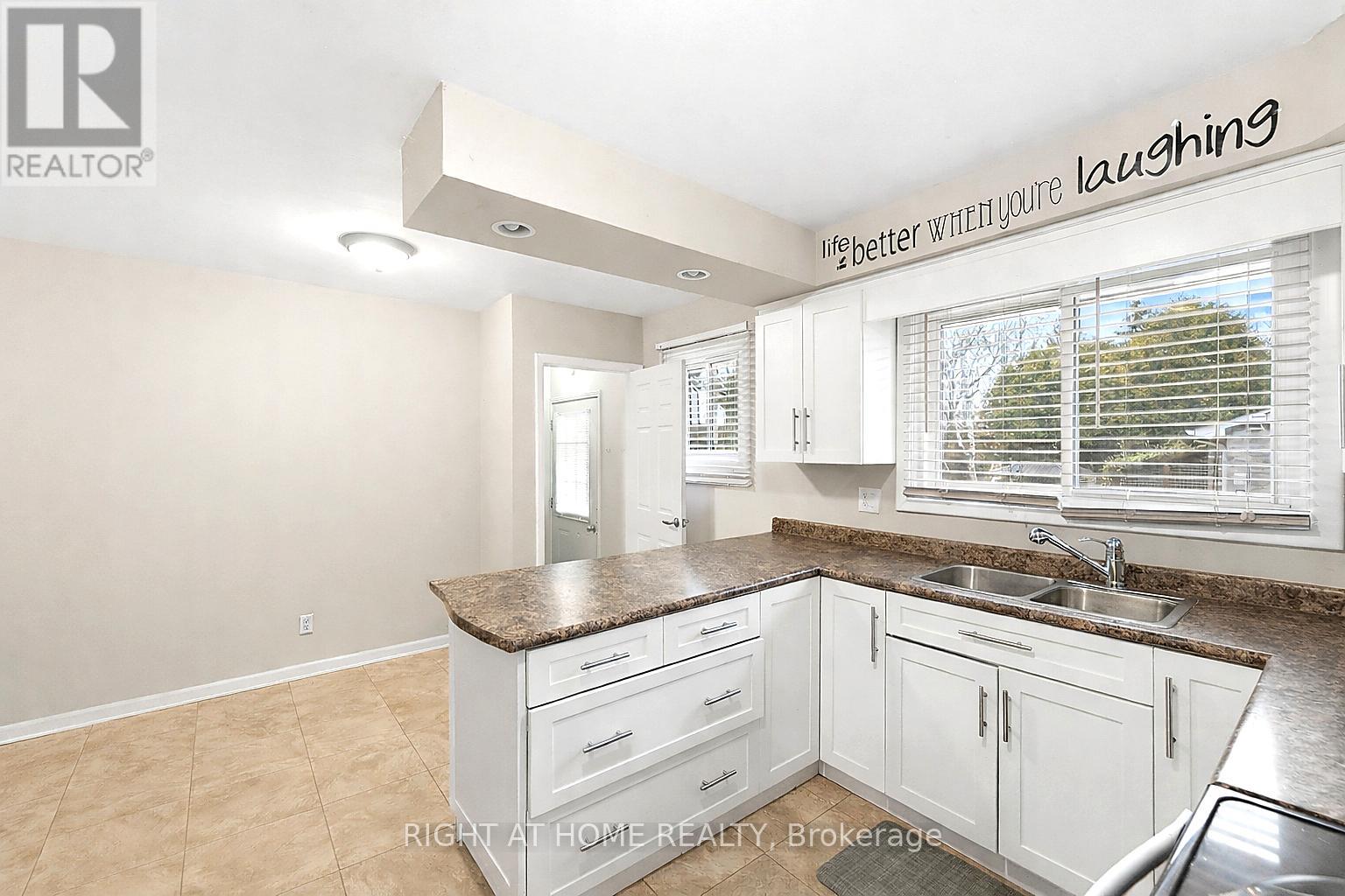 13 Westview Crescent, Hamilton, Ontario  L8B 0E4 - Photo 9 - X12999232