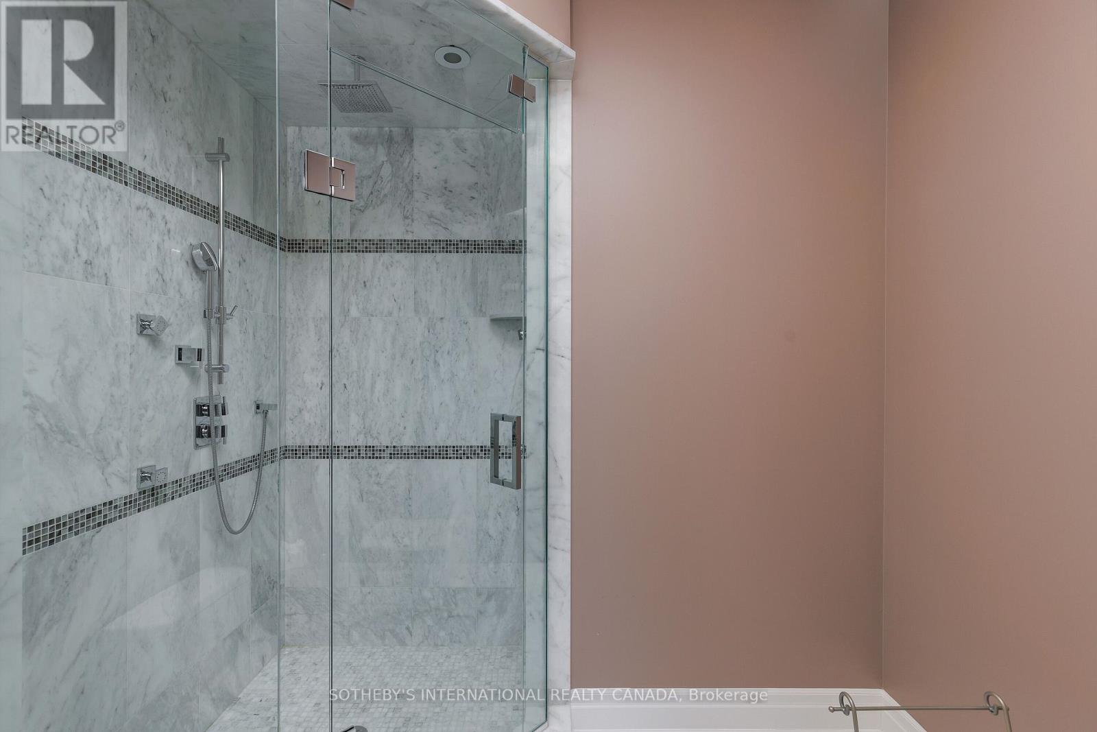 6 Weller Crescent, Vaughan, Ontario  L6A 1E4 - Photo 30 - N12872160