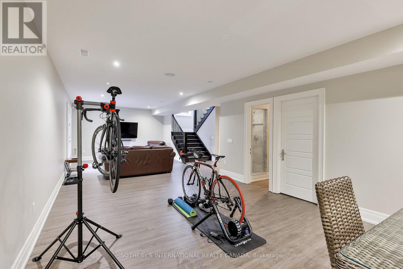 6 Weller Crescent, Vaughan, Ontario  L6A 1E4 - Photo 37 - N12872160