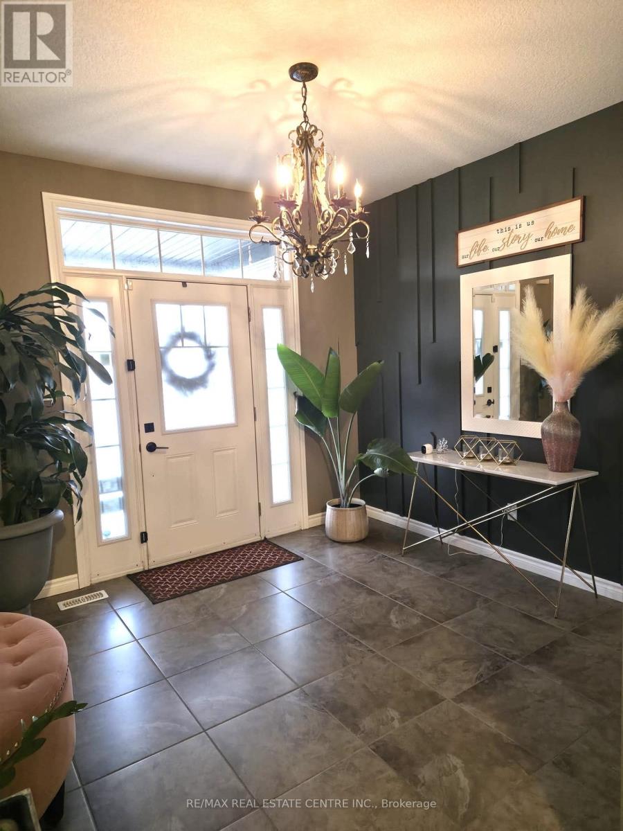 60 Cox Street, Cambridge, Ontario  N1S 0A3 - Photo 2 - X12928968