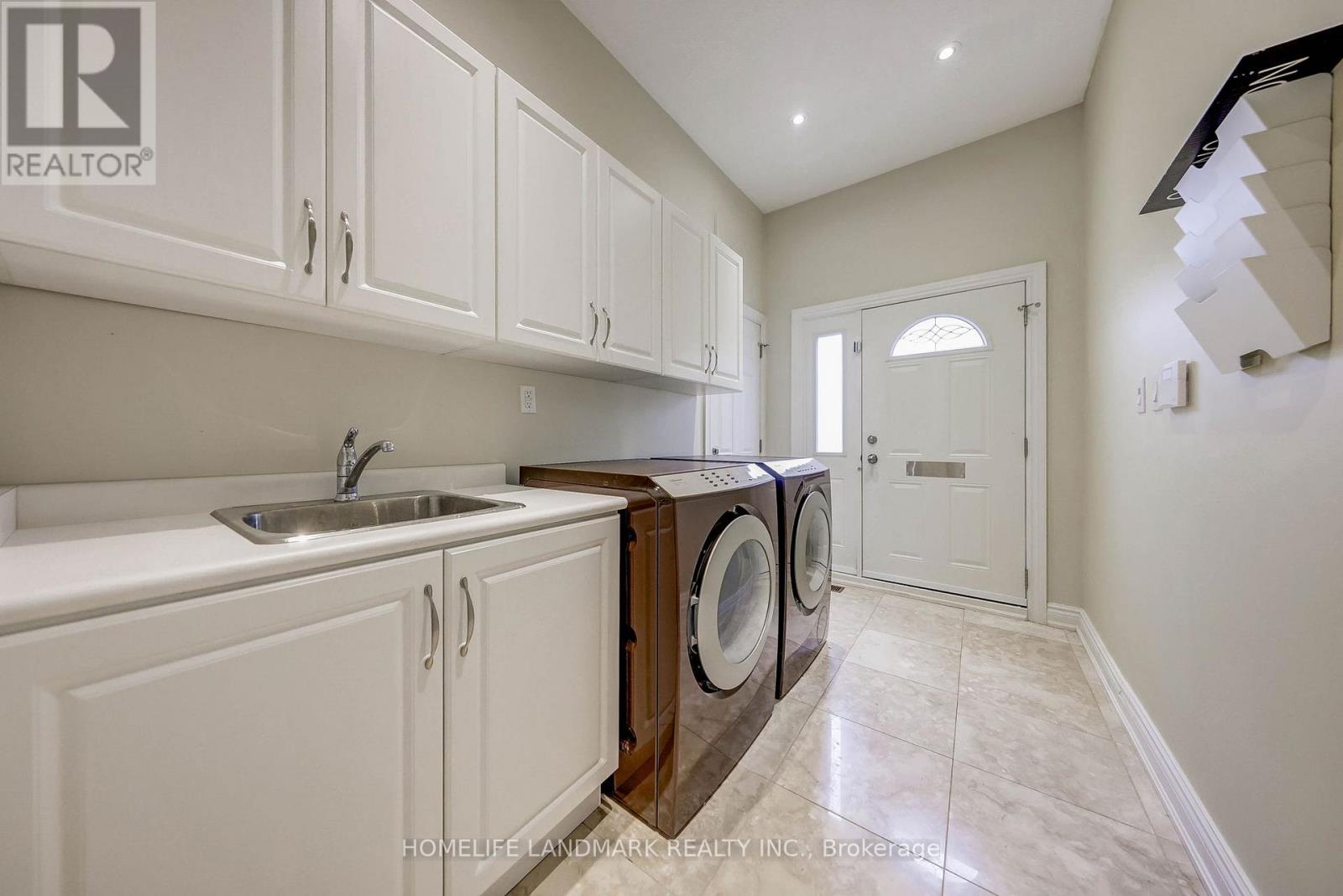 38 Misty Crescent, Toronto, Ontario  M3B 1T3 - Photo 12 - C12999278