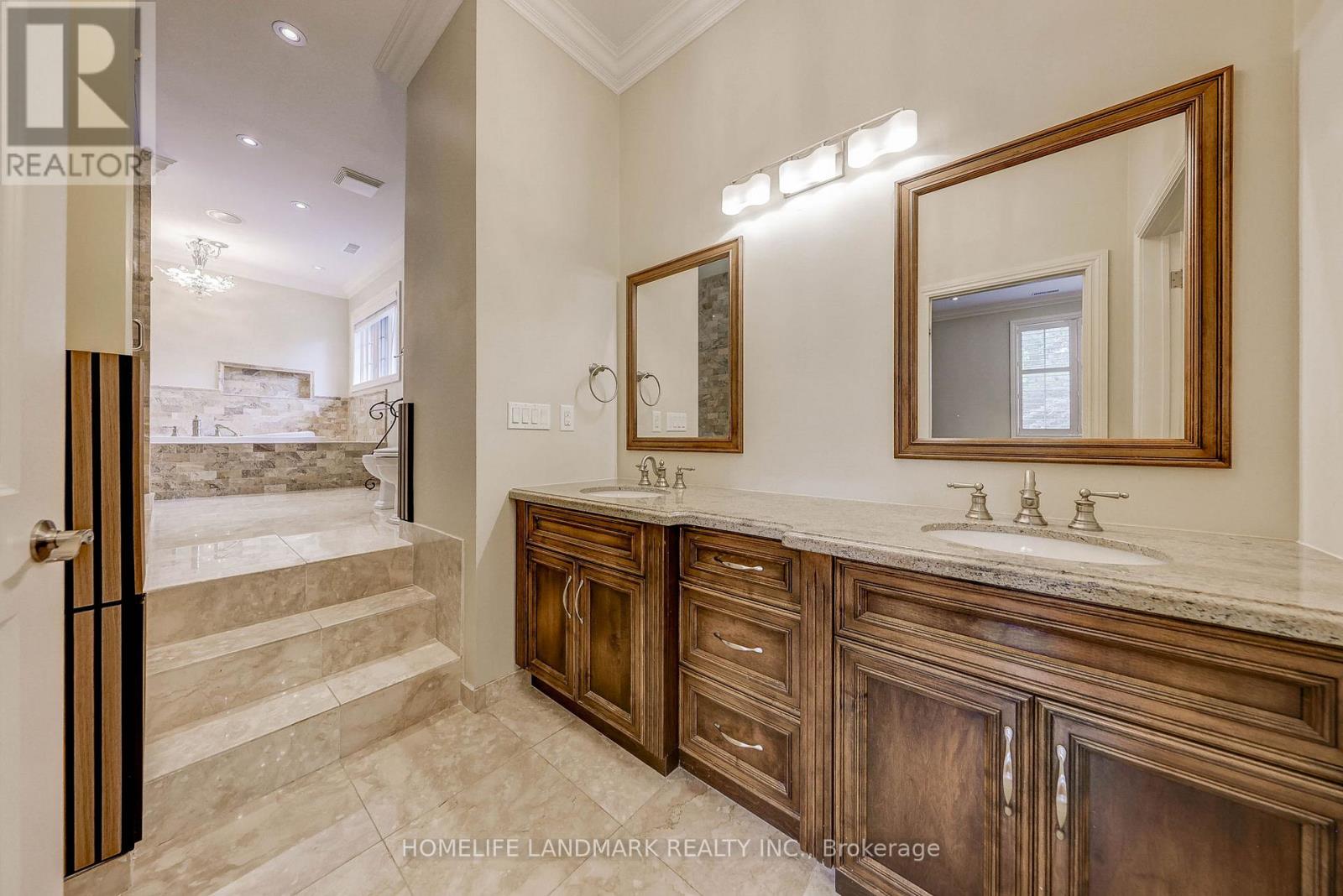 38 Misty Crescent, Toronto, Ontario  M3B 1T3 - Photo 29 - C12999278