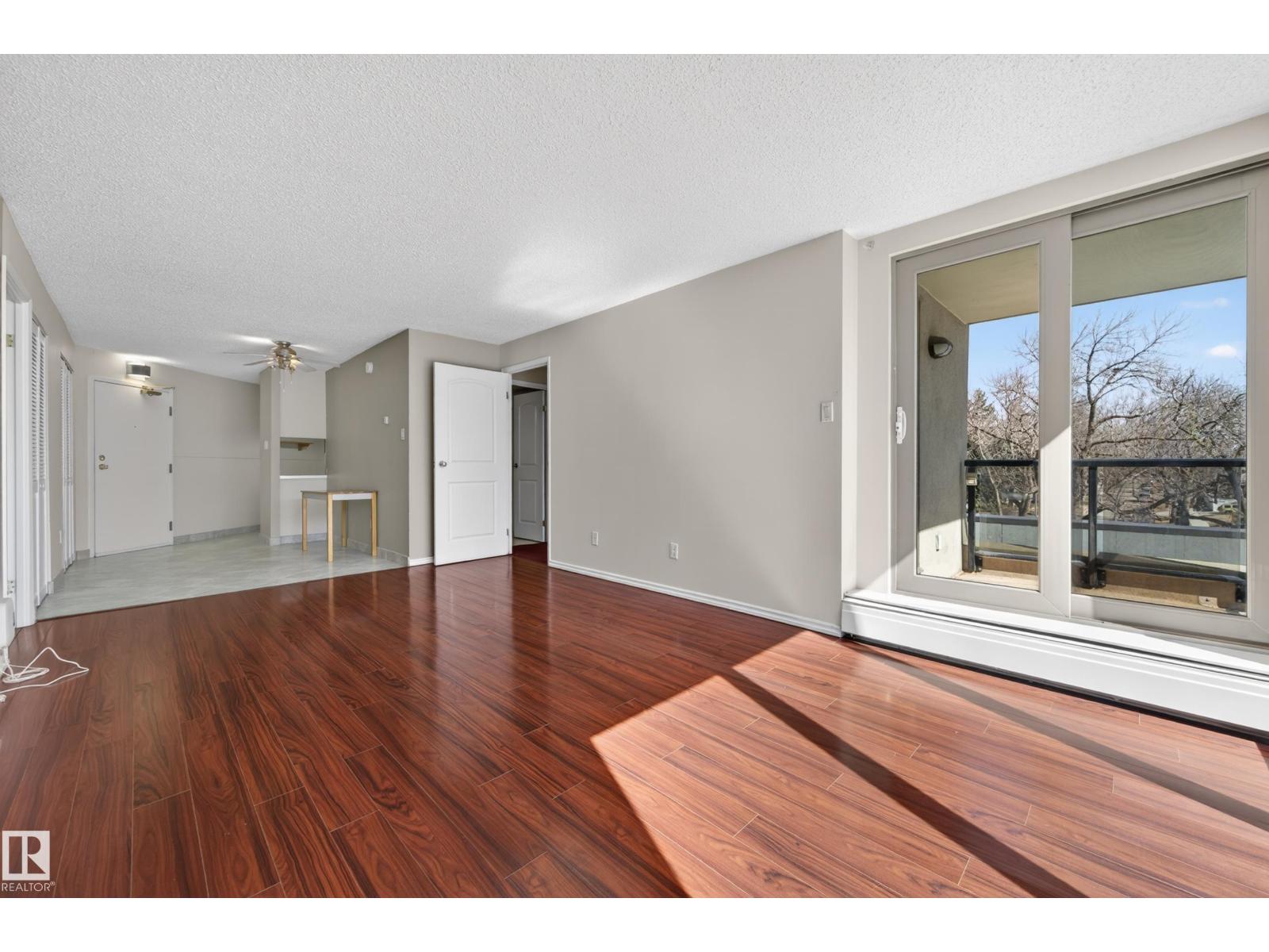 #208 10149 Saskatchewan Dr Nw, Edmonton, Alberta  T6E 6B6 - Photo 2 - E4482277