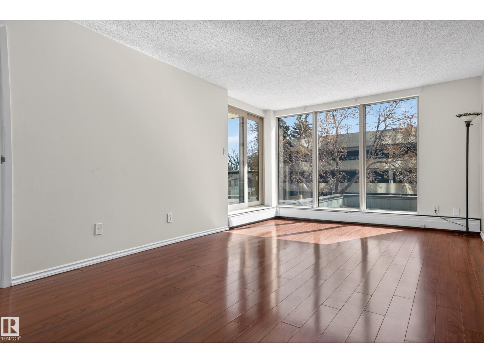 #208 10149 Saskatchewan Dr Nw, Edmonton, Alberta  T6E 6B6 - Photo 3 - E4482277