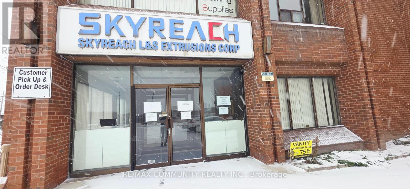 55 Freshway Drive, Vaughan, Ontario  L4K 1S1 - Photo 2 - N12999280