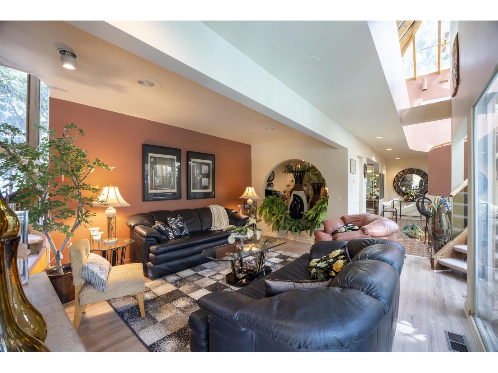 13642 28 Avenue, Surrey, British Columbia  V4P 1T3 - Photo 2 - R3110059