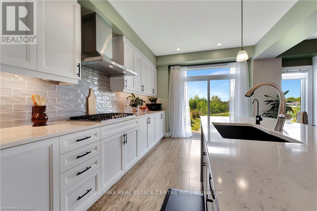 6 - 32 Faith Street, Cambridge, Ontario  N1T 0E8 - Photo 2 - X12999268