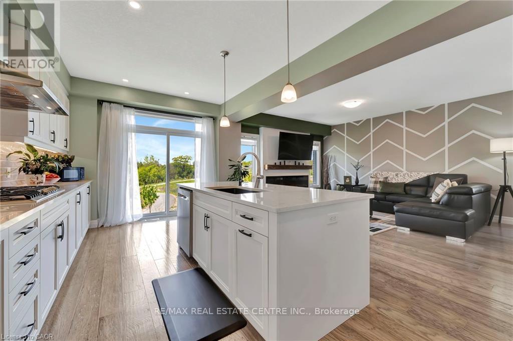 6 - 32 Faith Street, Cambridge, Ontario  N1T 0E8 - Photo 3 - X12999268