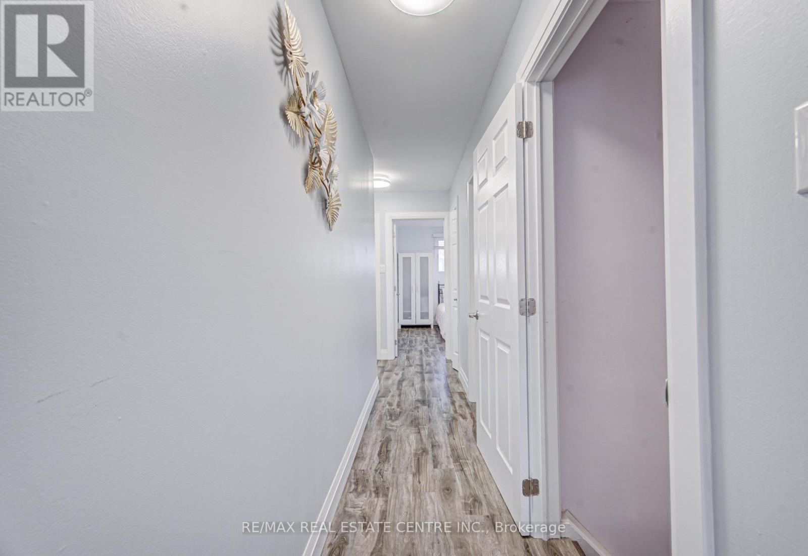 141 Mooregate Crescent, Kitchener, Ontario  N2M 2E9 - Photo 19 - X12999284