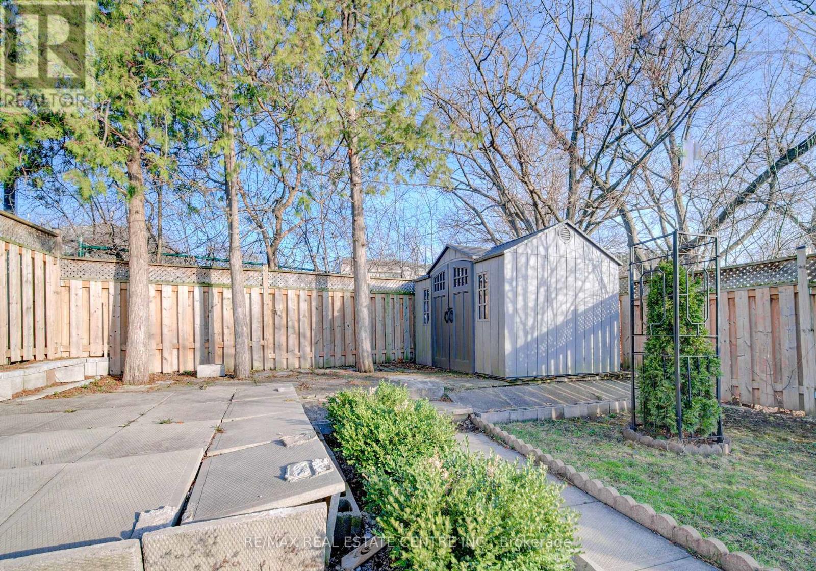 141 Mooregate Crescent, Kitchener, Ontario  N2M 2E9 - Photo 42 - X12999284