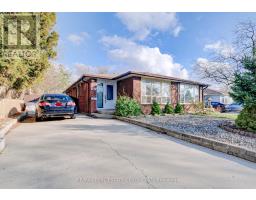 141 MOOREGATE CRESCENT, Kitchener, Ontario