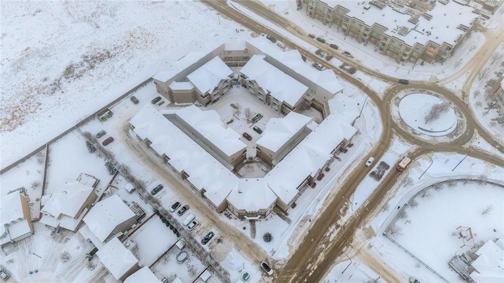 112 235 Bridgeland Drive S, Winnipeg, Manitoba  R3Y 0T7 - Photo 2 - 202607125