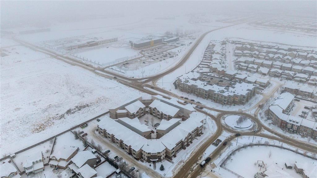 112 235 Bridgeland Drive S, Winnipeg, Manitoba  R3Y 0T7 - Photo 3 - 202607125