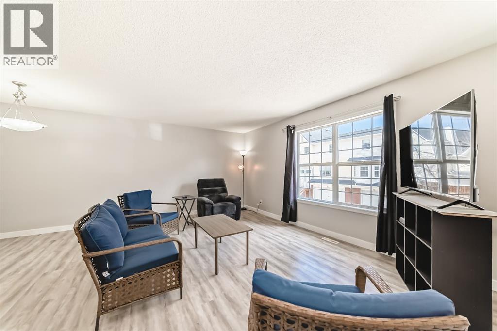 252 Prestwick Acres Lane SE, Calgary, Alberta  T2Z 3Y2 - Photo 10 - A2299157