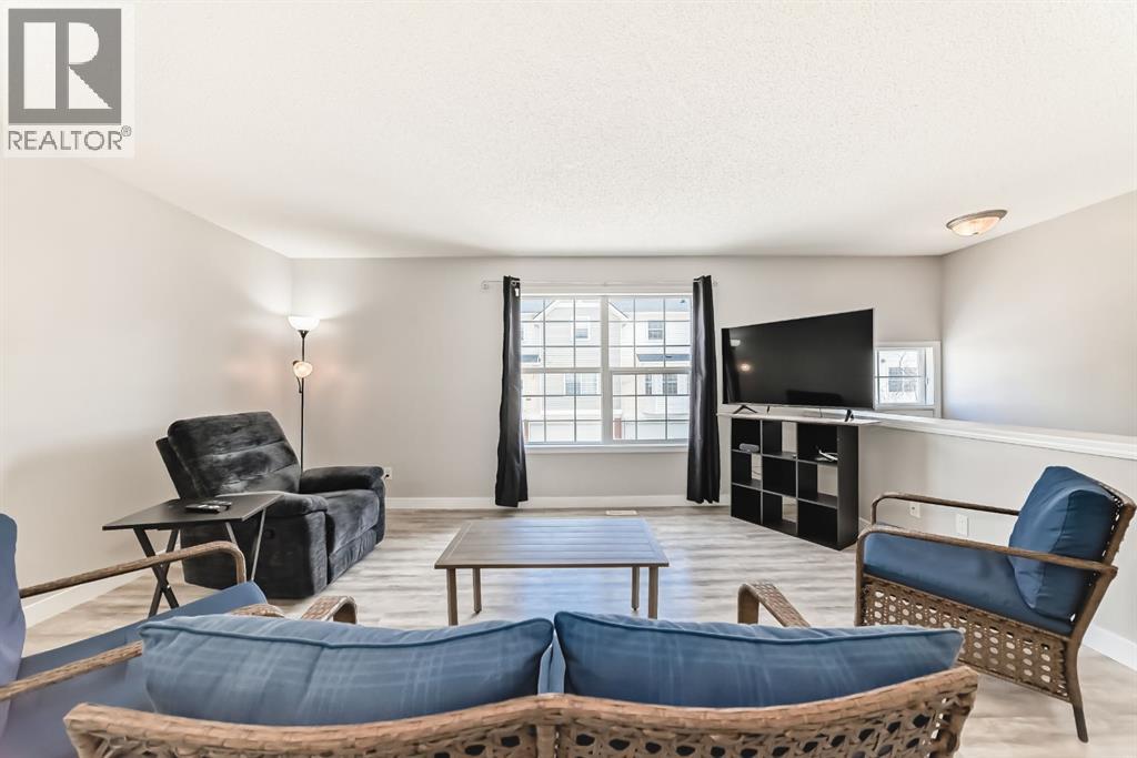 252 Prestwick Acres Lane SE, Calgary, Alberta  T2Z 3Y2 - Photo 8 - A2299157