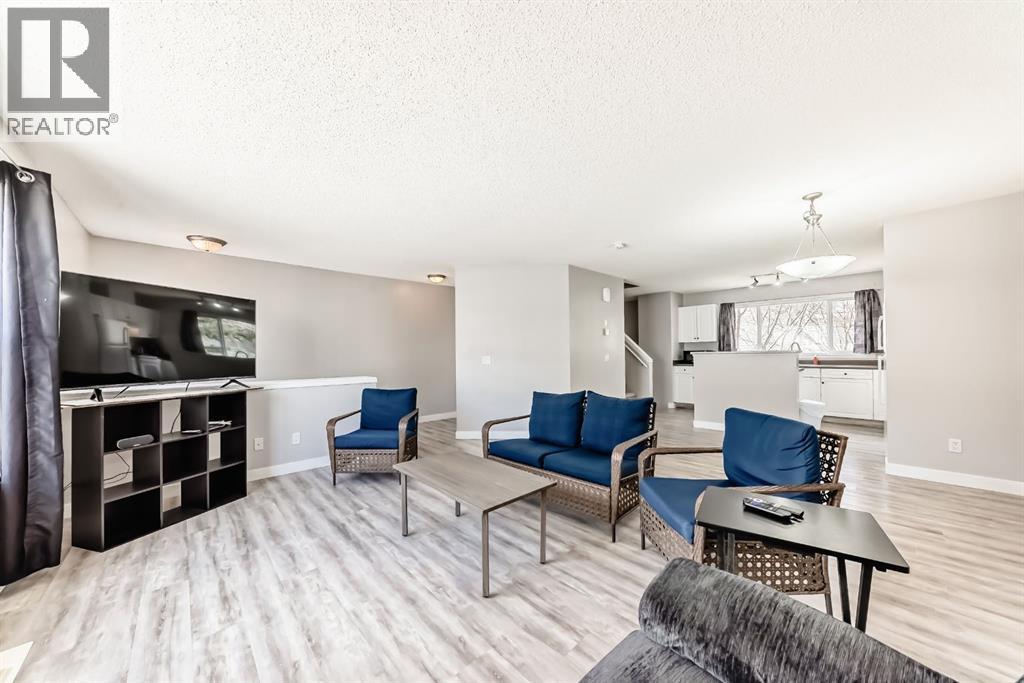 252 Prestwick Acres Lane SE, Calgary, Alberta  T2Z 3Y2 - Photo 9 - A2299157