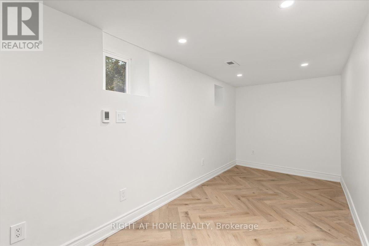 497 Broadway Avenue, Toronto, Ontario M4G 2R7 - Photo 30 - C12994122