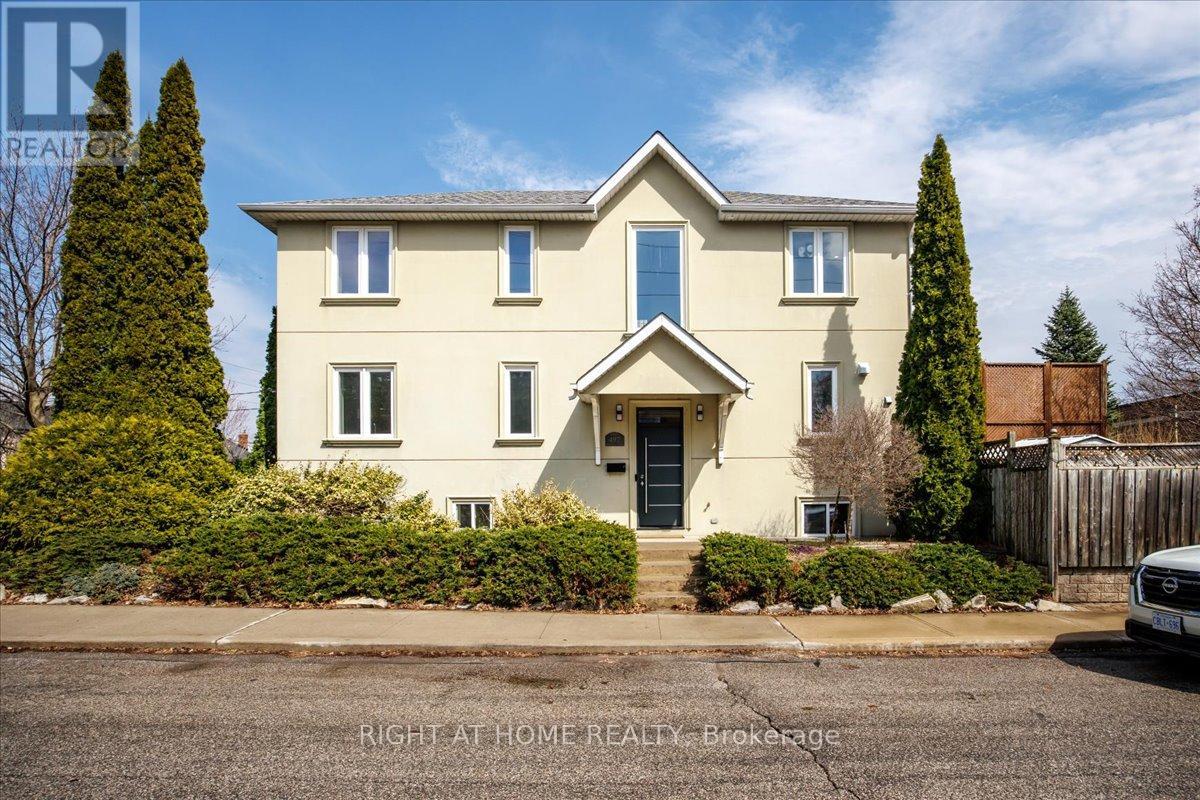 497 Broadway Avenue, Toronto, Ontario M4G 2R7 - Photo 6 - C12994122