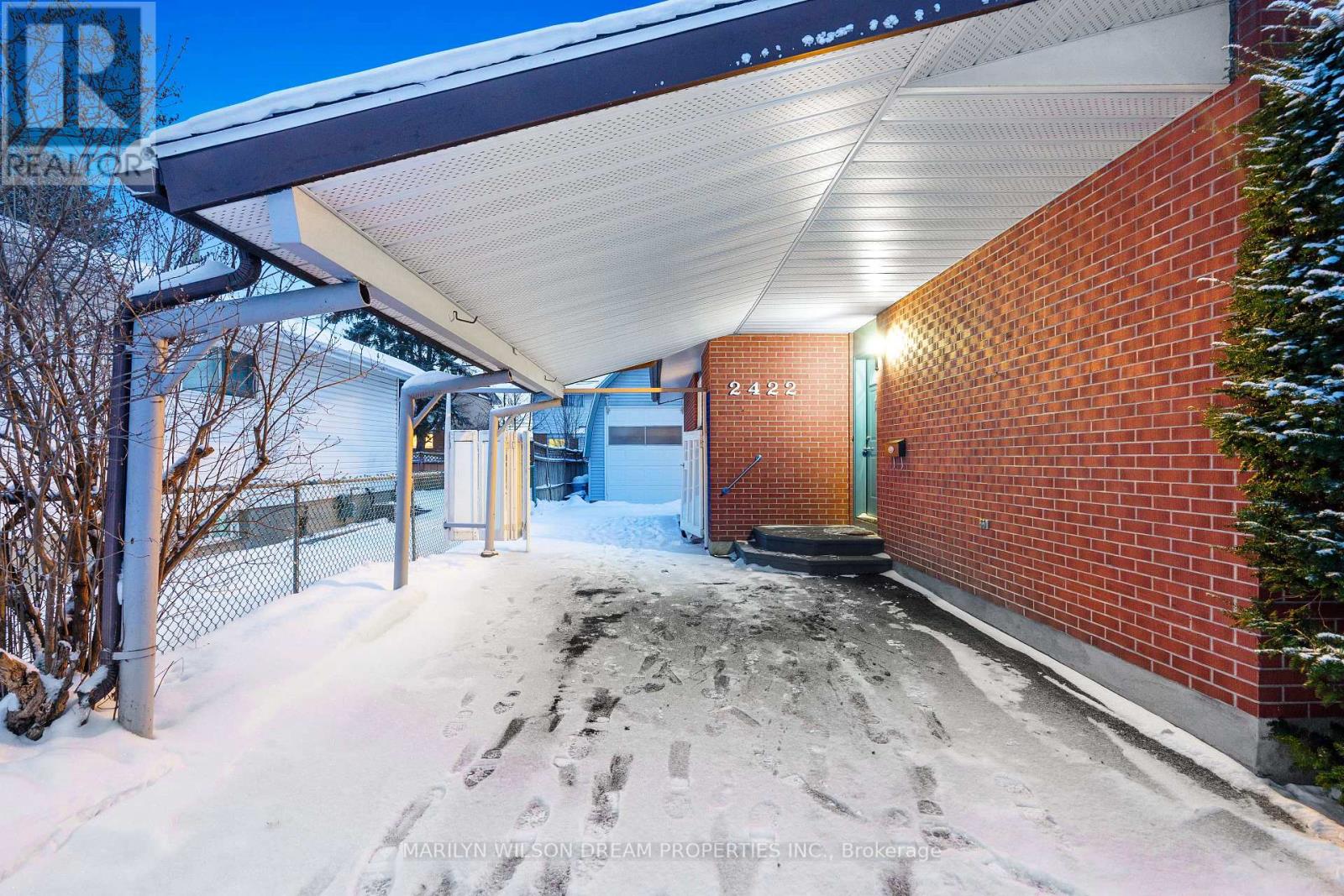 2422 Magnus Avenue, Ottawa, Ontario K1G 1J8 - Photo 2 - X12999306