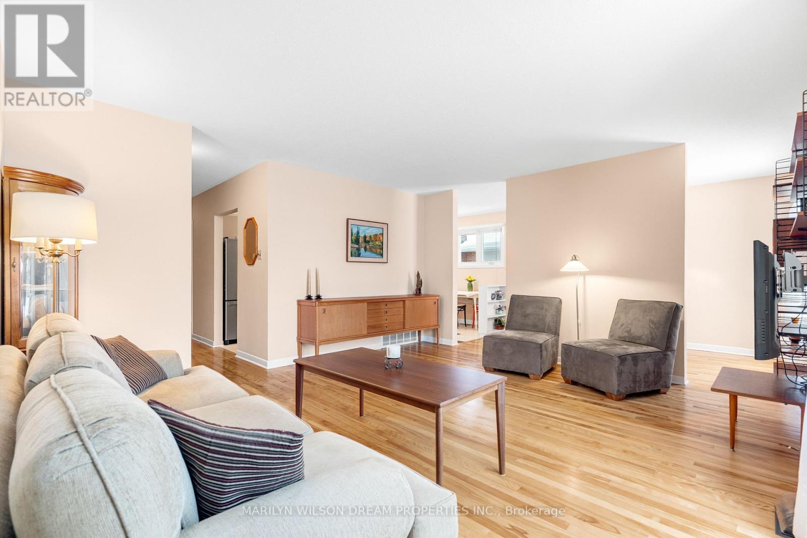 2422 Magnus Avenue, Ottawa, Ontario K1G 1J8 - Photo 7 - X12999306