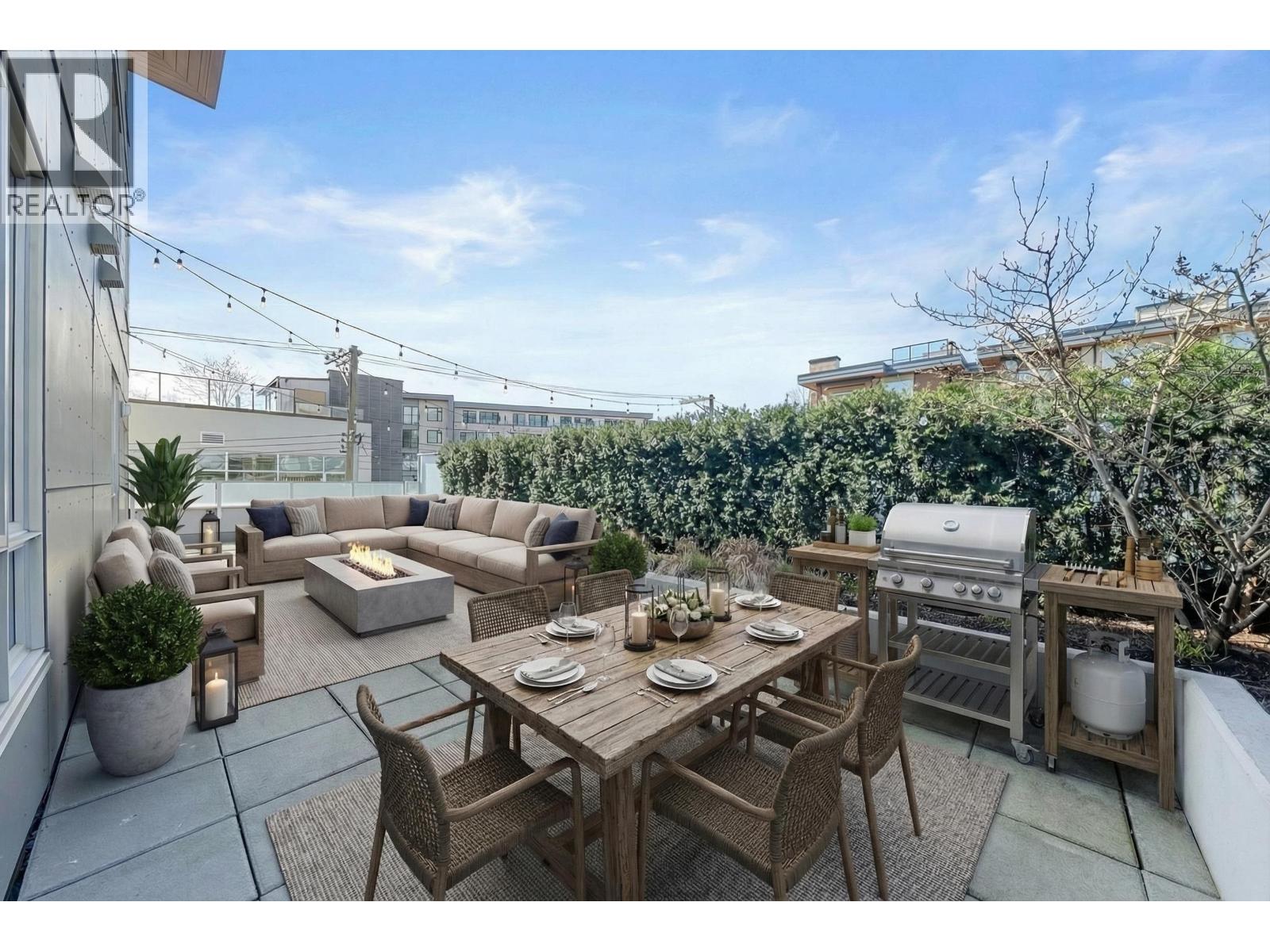 208 711 W 14TH STREET, North Vancouver, British Columbia