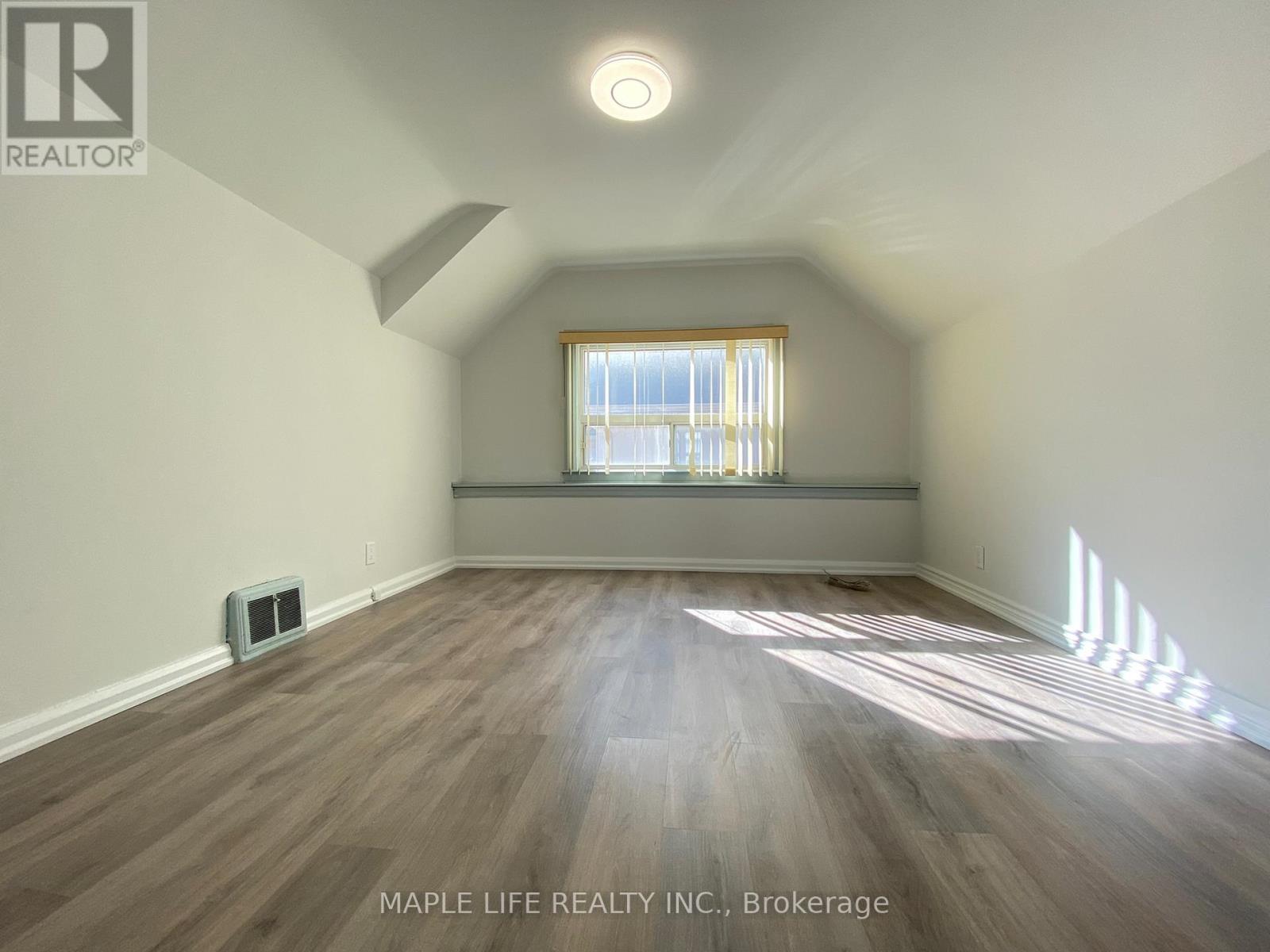 16 Lyndale Drive, Toronto, Ontario  M2N 2Y1 - Photo 10 - C12999300