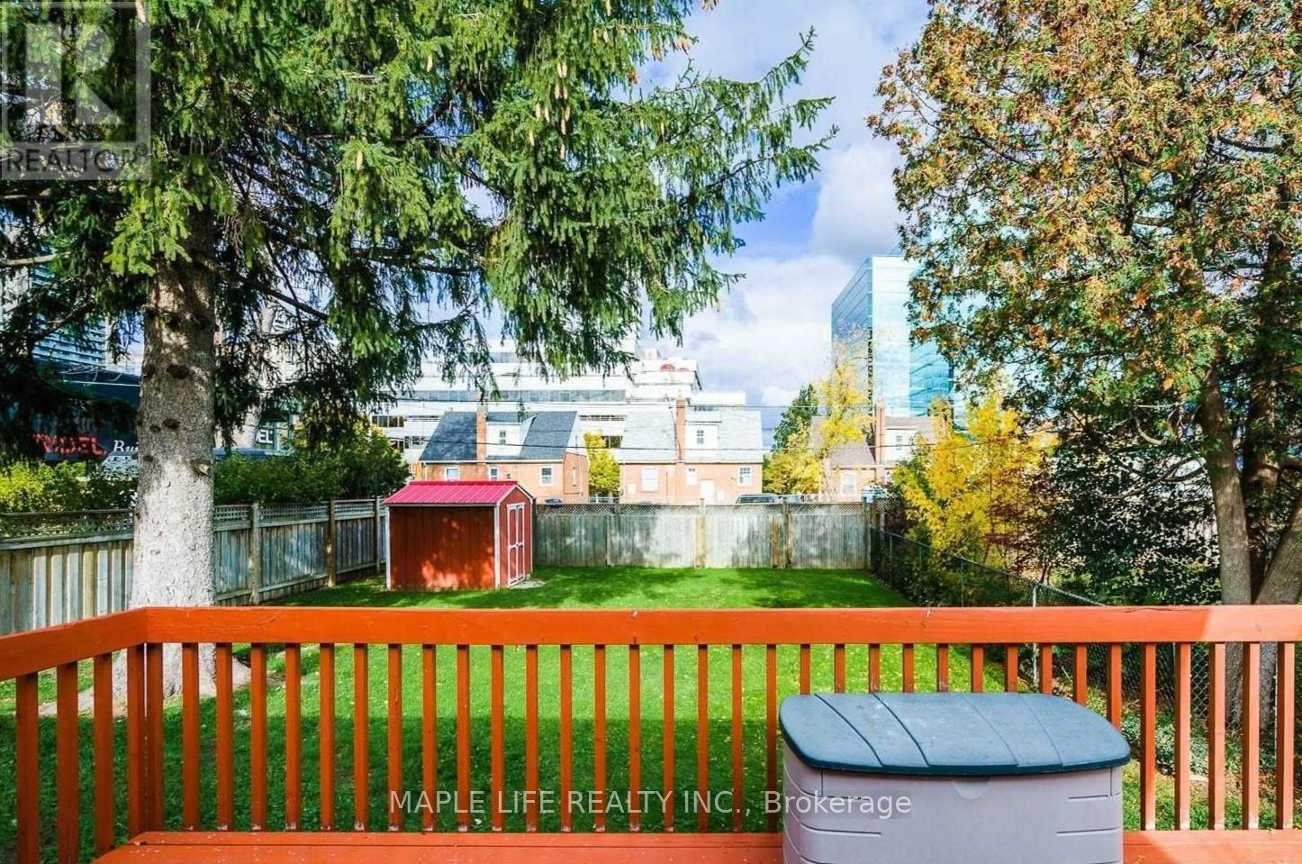 16 Lyndale Drive, Toronto, Ontario  M2N 2Y1 - Photo 22 - C12999300