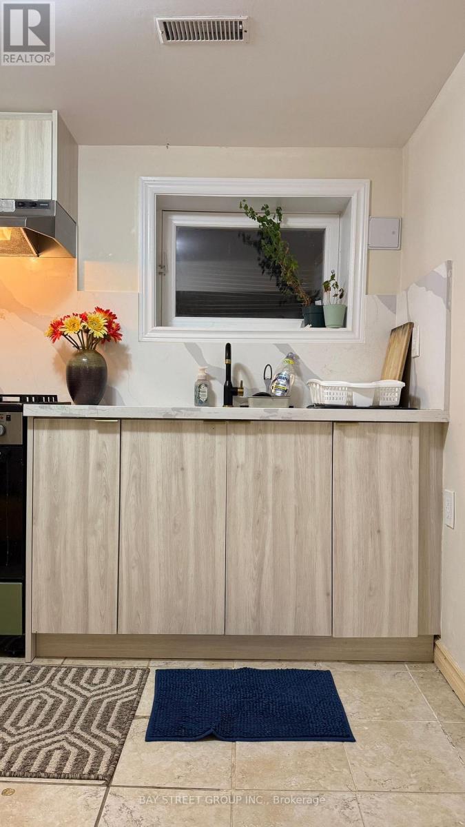 BSMT - 657 PHARMACY AVENUE, Toronto, Ontario