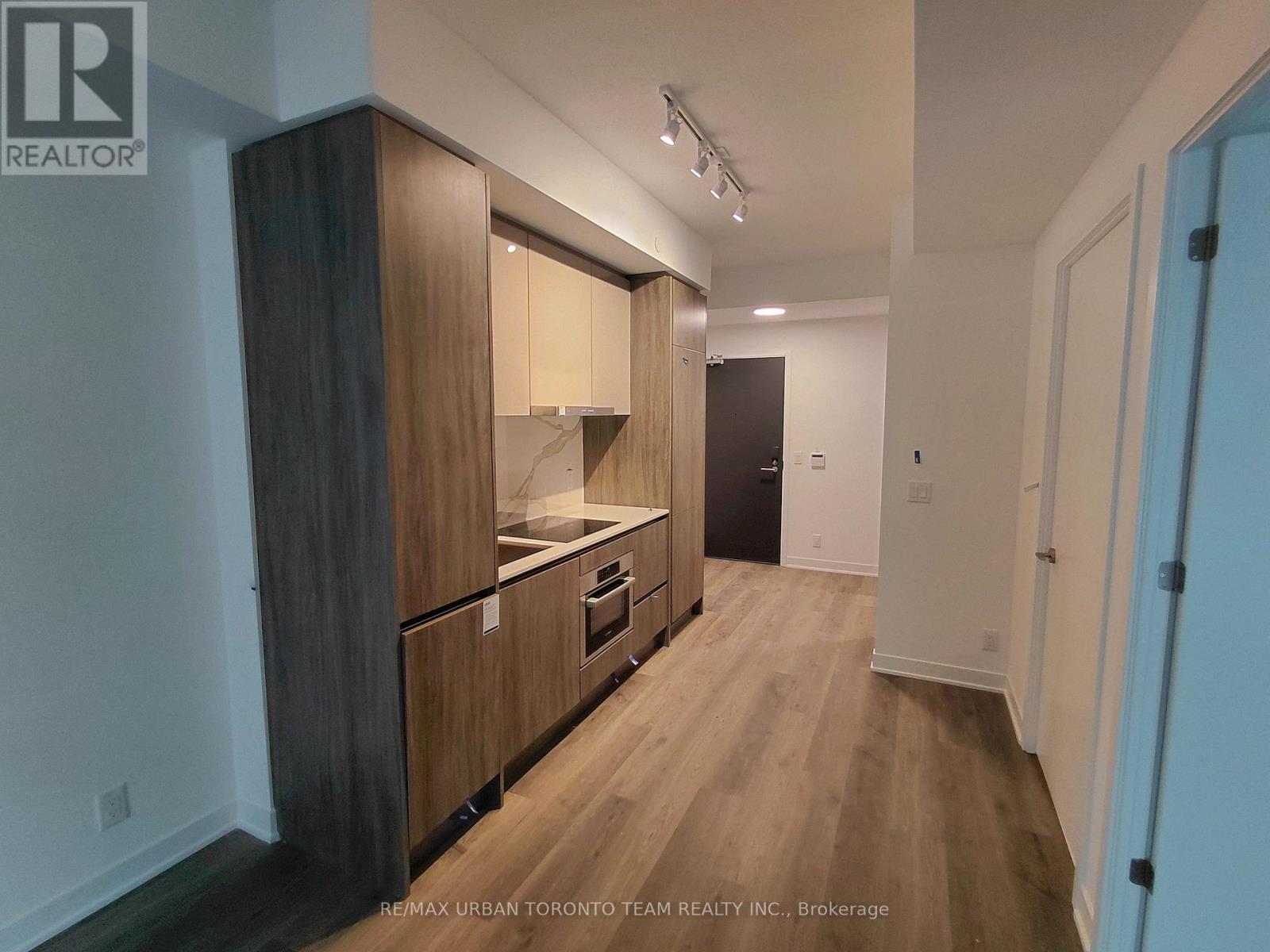 1615 - 180 Front Street E, Toronto, Ontario  M5A 0A9 - Photo 3 - C12846666