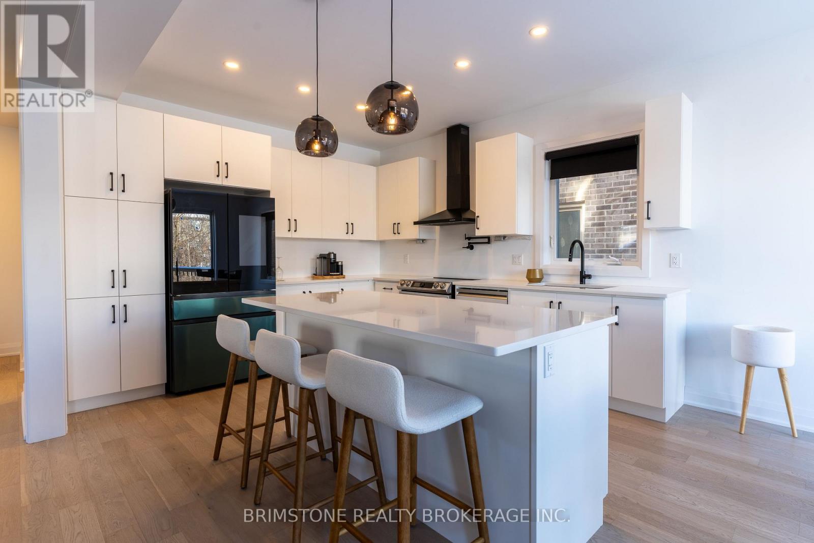 119 Gray Avenue, New Tecumseth, Ontario  L9R 1P6 - Photo 7 - N12980424