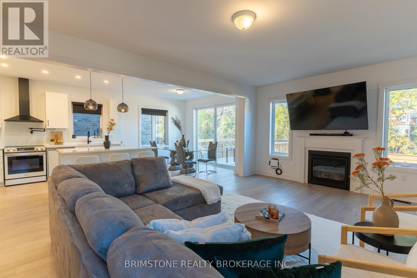 119 Gray Avenue, New Tecumseth, Ontario  L9R 1P6 - Photo 5 - N12980424