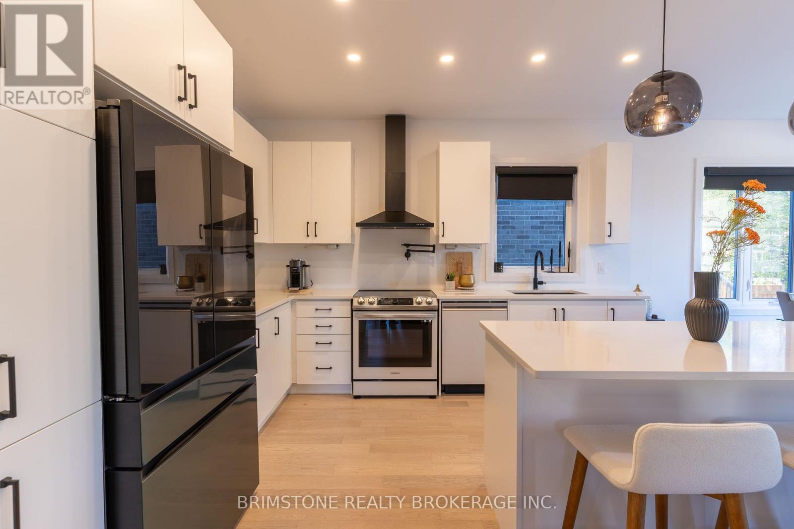 119 Gray Avenue, New Tecumseth, Ontario  L9R 1P6 - Photo 8 - N12980424